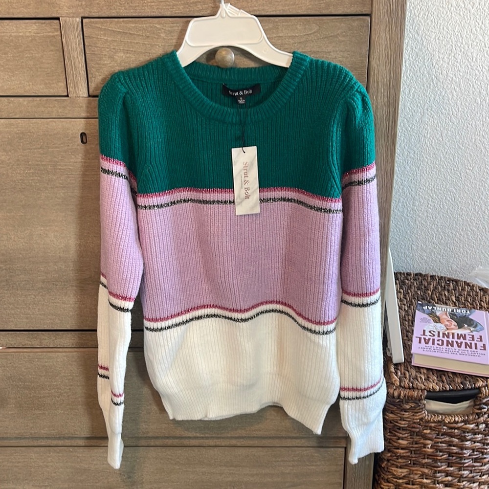 NWT Vici Sweater- Small